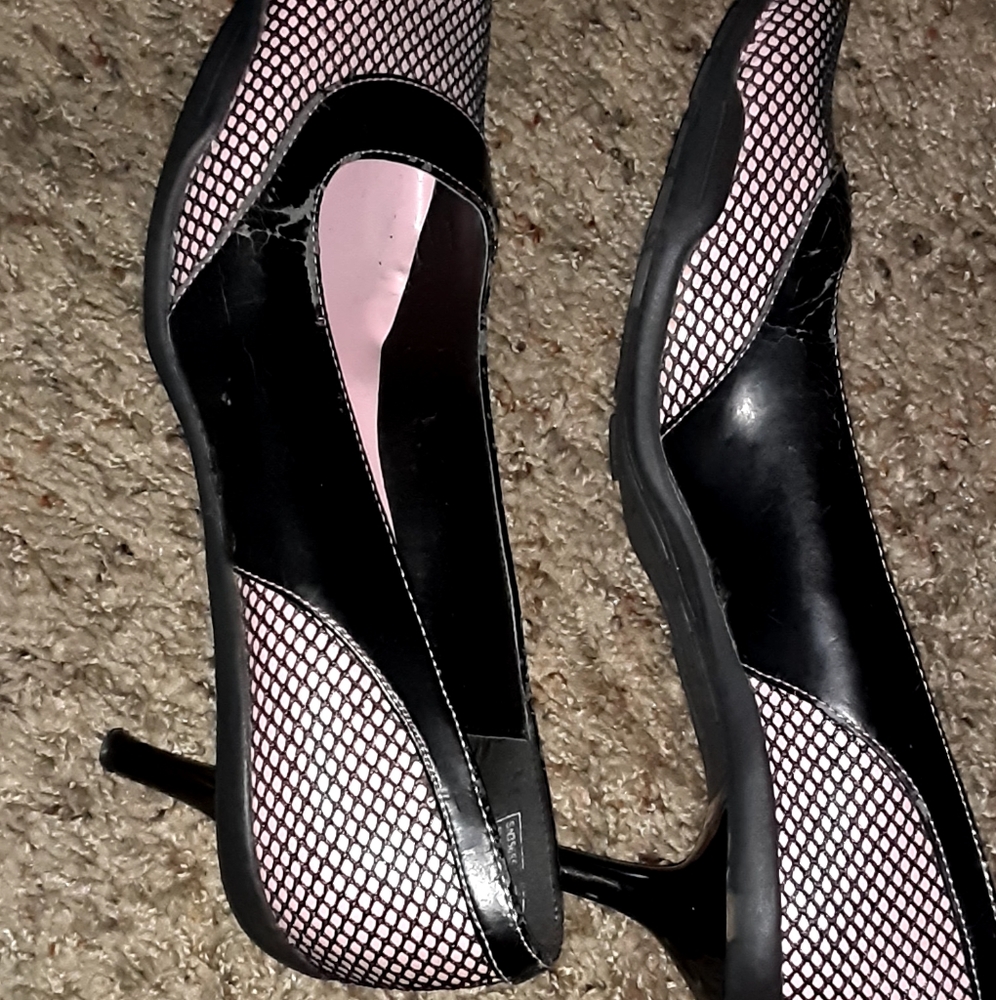 Shoes - Picture 3 of 6